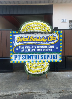 Papan Bunga Duka di Waelata